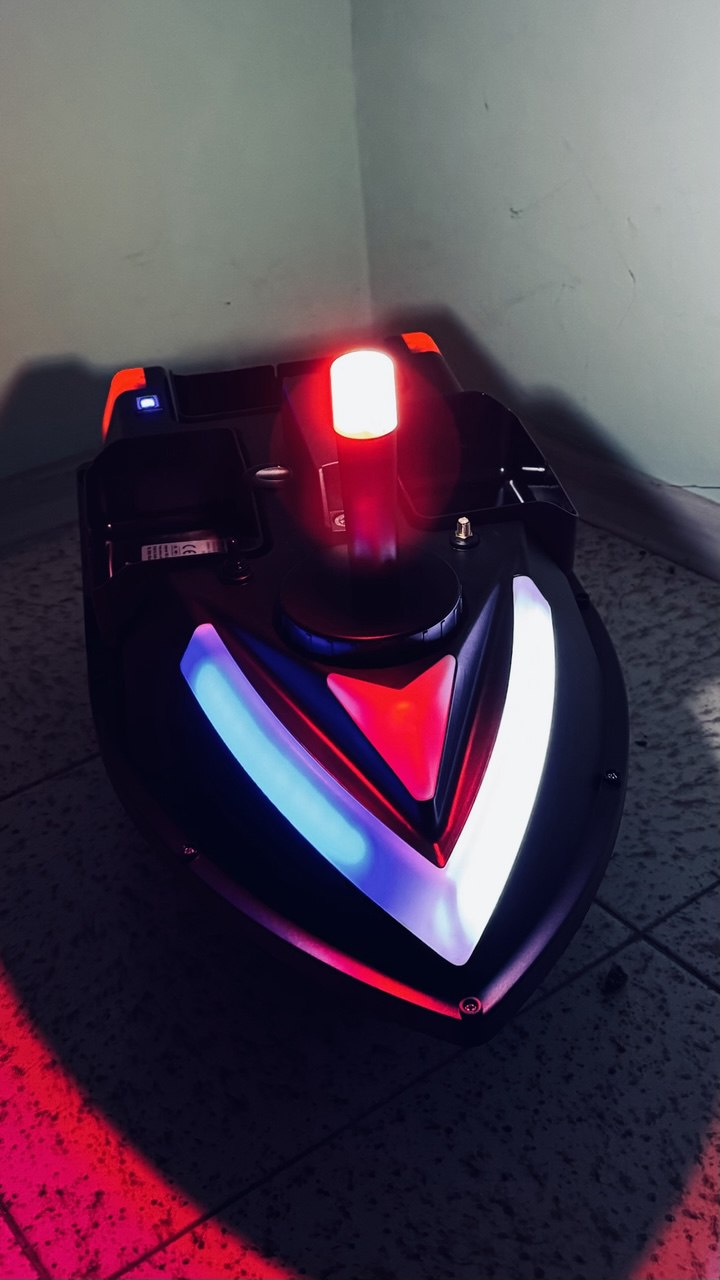 Лодка за захранка ZV06 GPS 100 точки 3 изхвърлящи коша