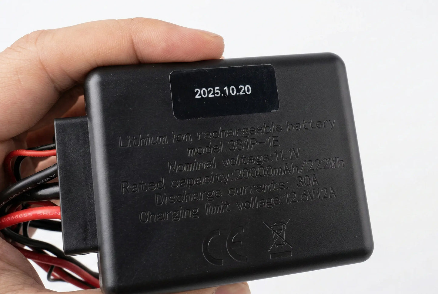 Лодка за захранка Flytec V030 GPS 180 точки 800 м обхват и батерия 20 000 mAh