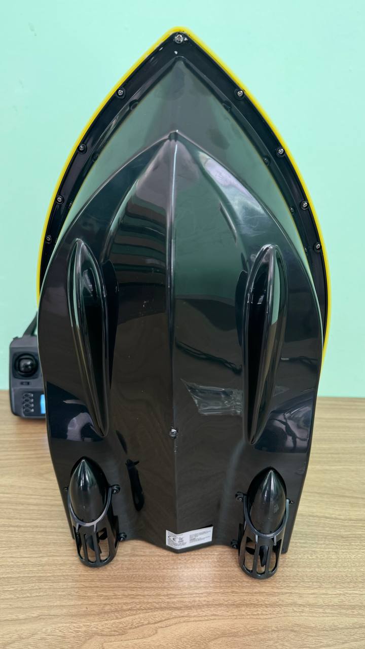 Лодка за захранка V020 с GPS, 40 точки и 2 кг капацитет