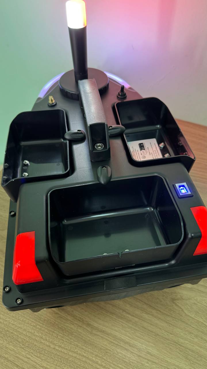 Лодка за захранка ZV06  GPS 100 точки  3 изхвърлящи коша