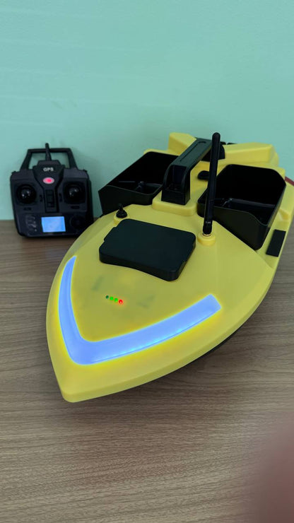 Лодка за захранка V020 с GPS, 40 точки и 2 кг капацитет