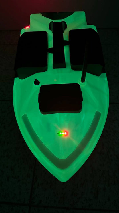 Лодка за захранка V020 с GPS, 40 точки и 2 кг капацитет