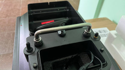 Лодка за захранка D050 – 500 м обхват, 2 кг капацитет, LED осветление