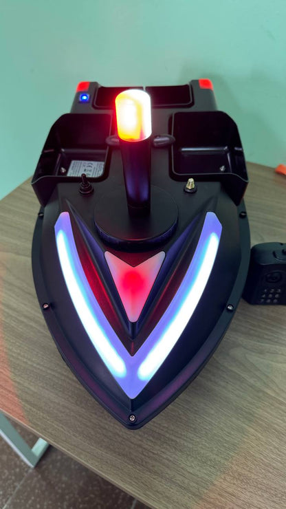 Лодка за захранка ZV06  GPS 100 точки  3 изхвърлящи коша