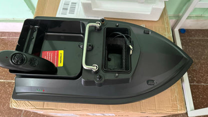 Лодка за захранка D050 – 500 м обхват, 2 кг капацитет, LED осветление