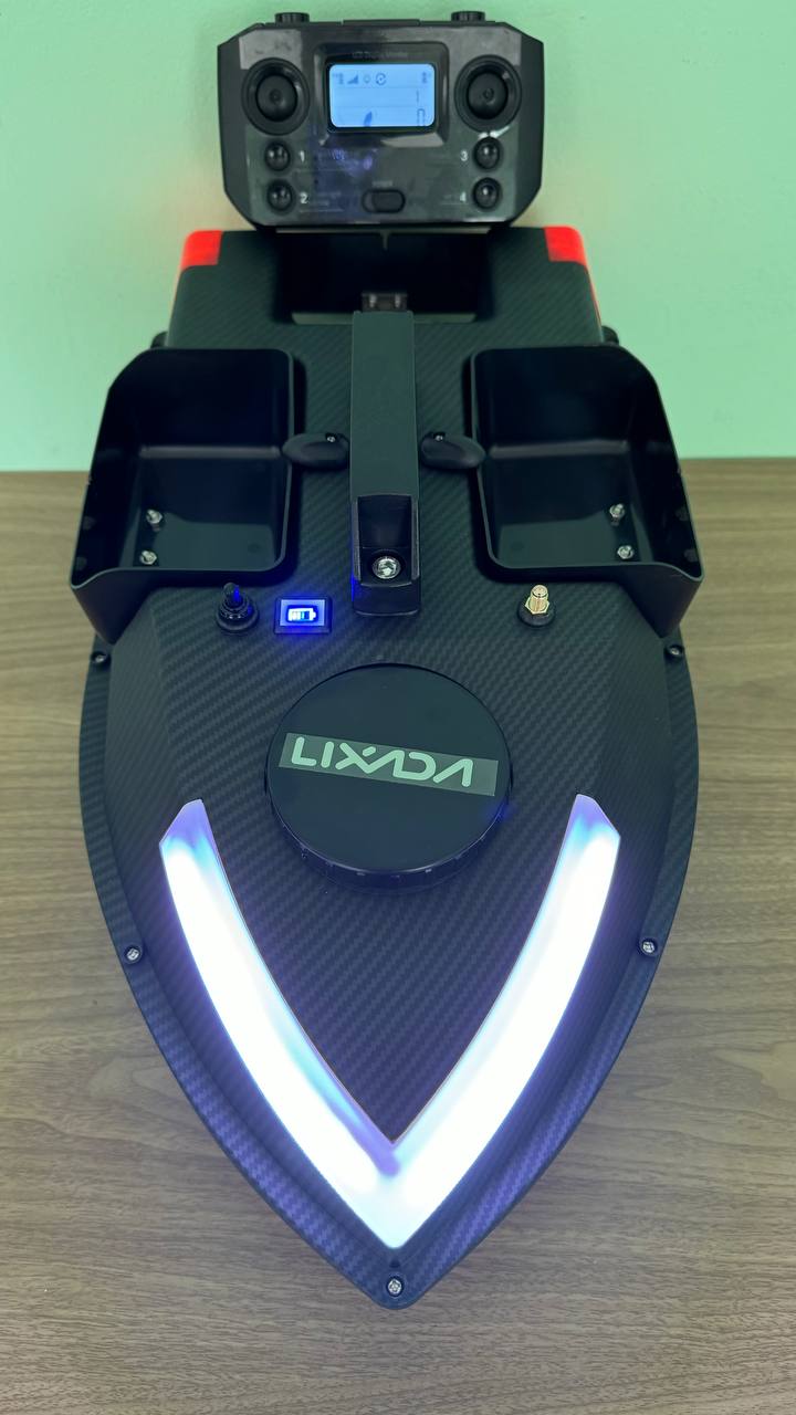 Лодка за захранка D20 с GPS (99 точки) и 2 кг капацитет